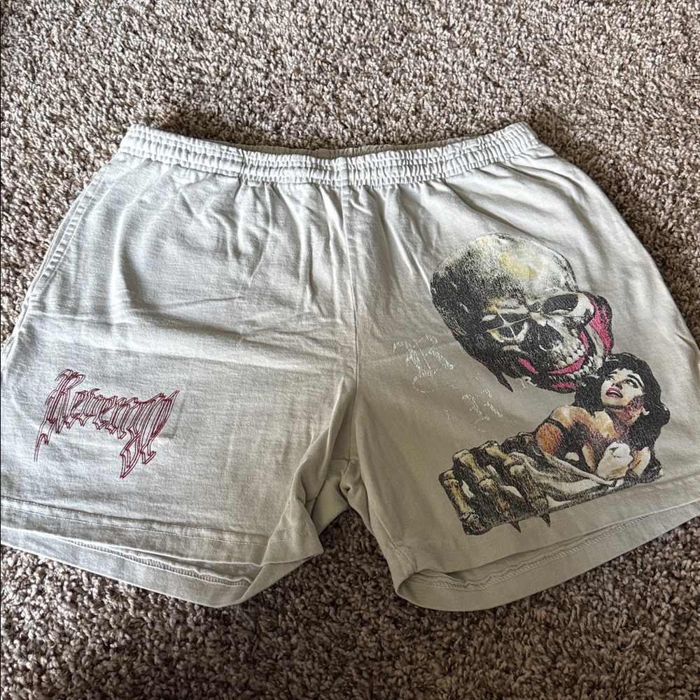 REVENGE Shorts with Skull and Woman
